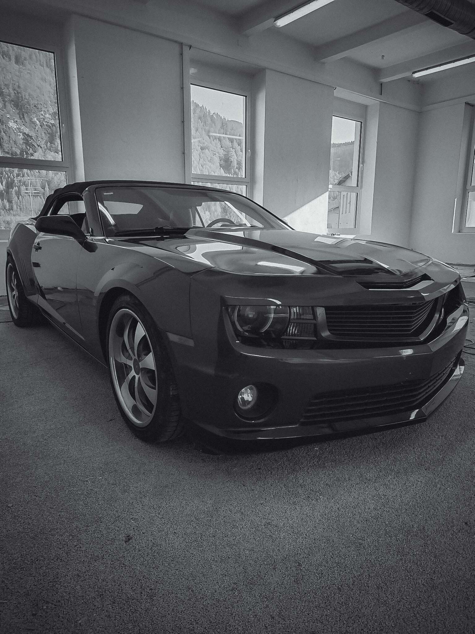 Chevrolet Camaro in der Werkstatt